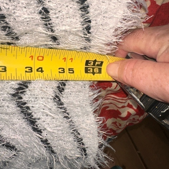 Absolutely Famous size xl heavy aztec eyelash cardigan/coatigan. Like new. - Picture 10 of 12